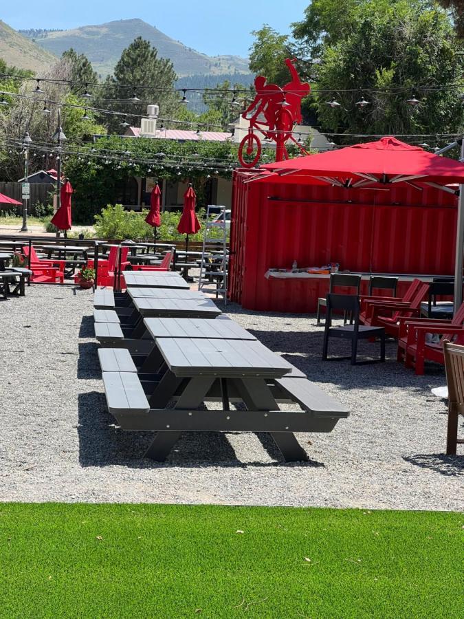 A-Lodge Lyons Εξωτερικό φωτογραφία